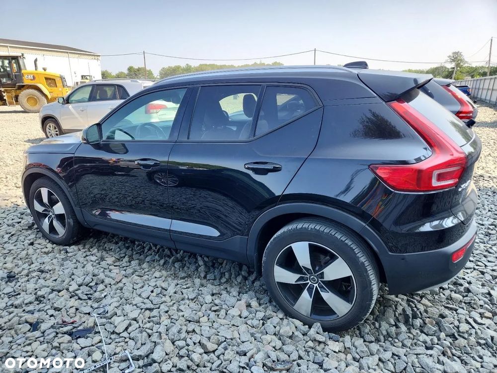 Volvo XC 40 T5 AWD Momentum - 3