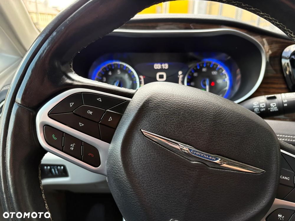 Chrysler Pacifica - 21