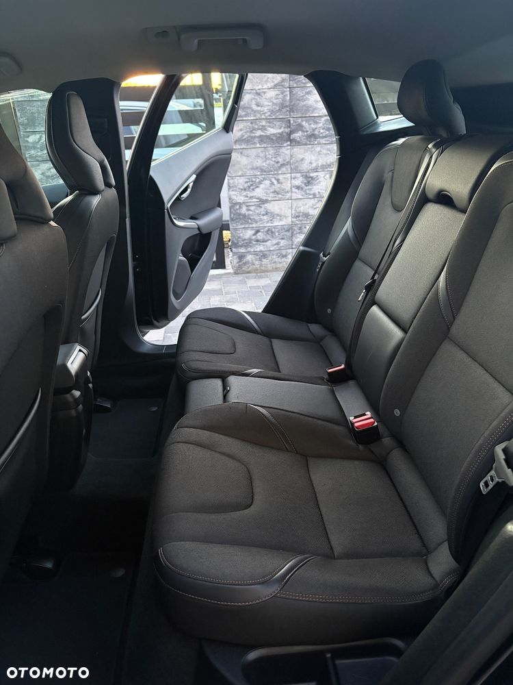 Volvo V40 Cross Country D2 Momentum - 26