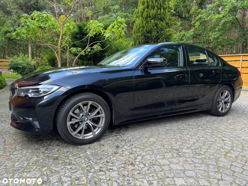 BMW Seria 3 320i xDrive Sport Line - 2