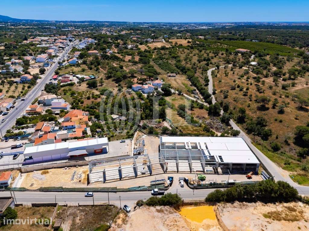 Centro Comercial, com 11 lojas e 7 armazéns, Algarve - Grande imagem: 2/28