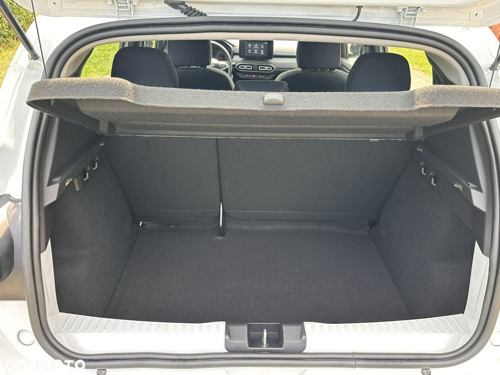 Dacia Sandero TCe 90 Essential - 24