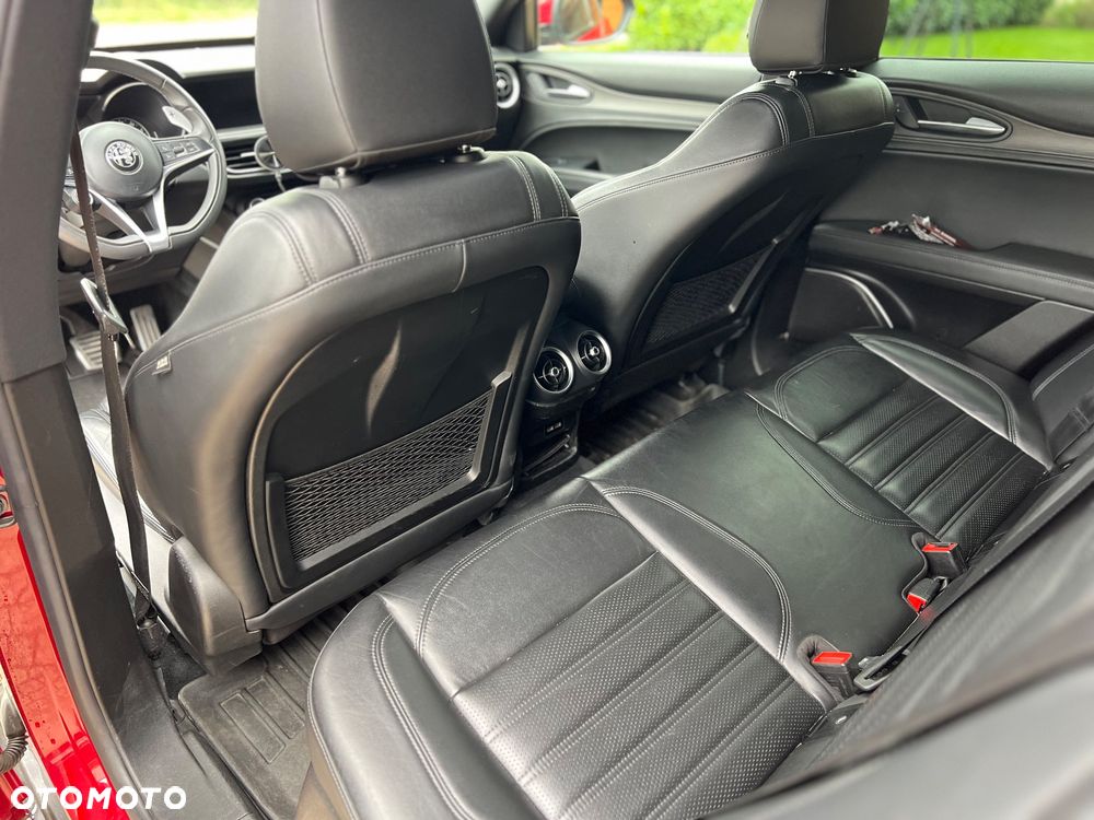 Alfa Romeo Stelvio - 10