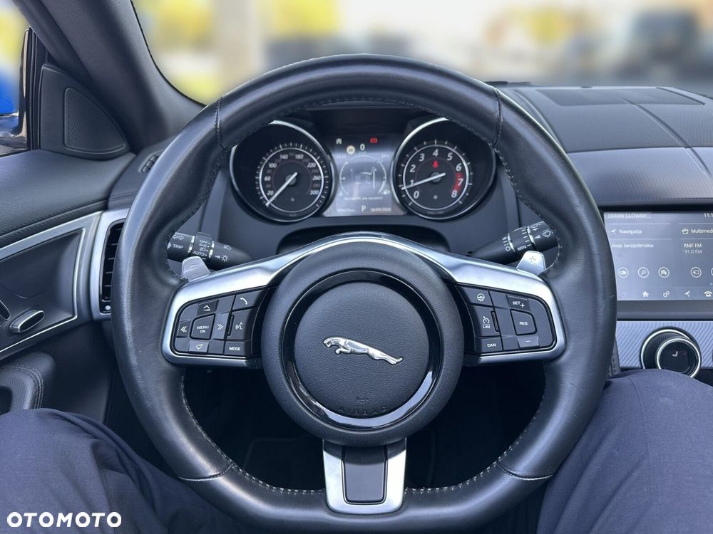 Jaguar F-Type - 15