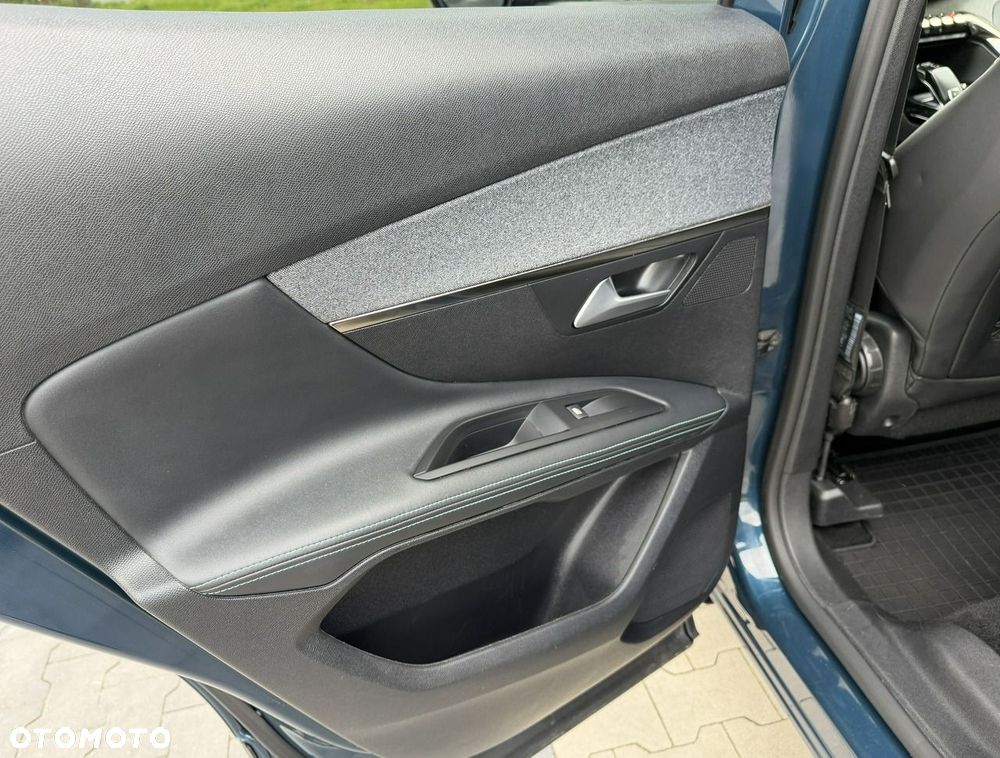 Peugeot 3008 BlueHDi 130 Stop & Start EAT8 Allure Pack - 29