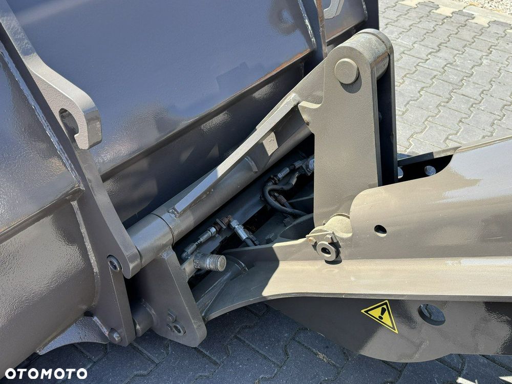 Mecalac AX 700 Szybko-Złącze Łyżka Super Stan - 14