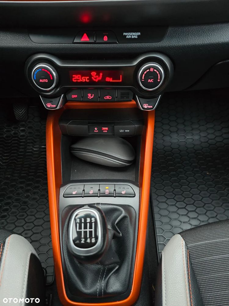 Kia Stonic 1.4 L - 28