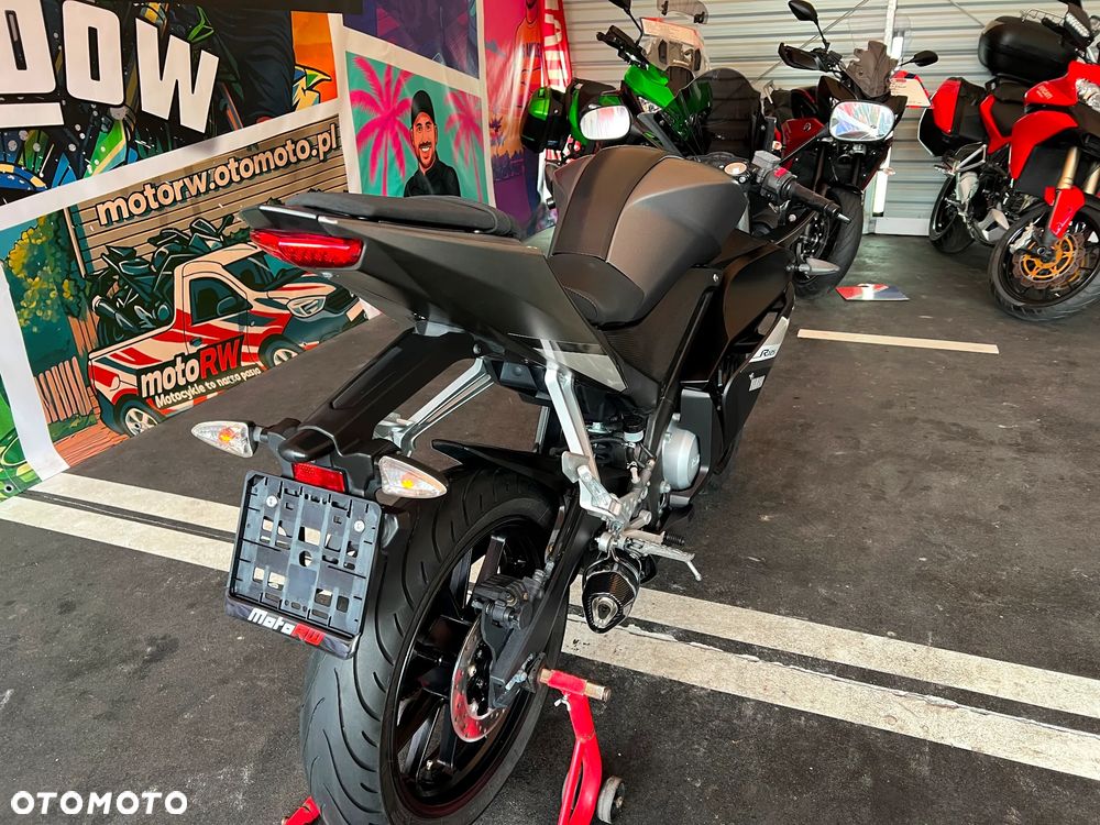 Yamaha YZF - 13