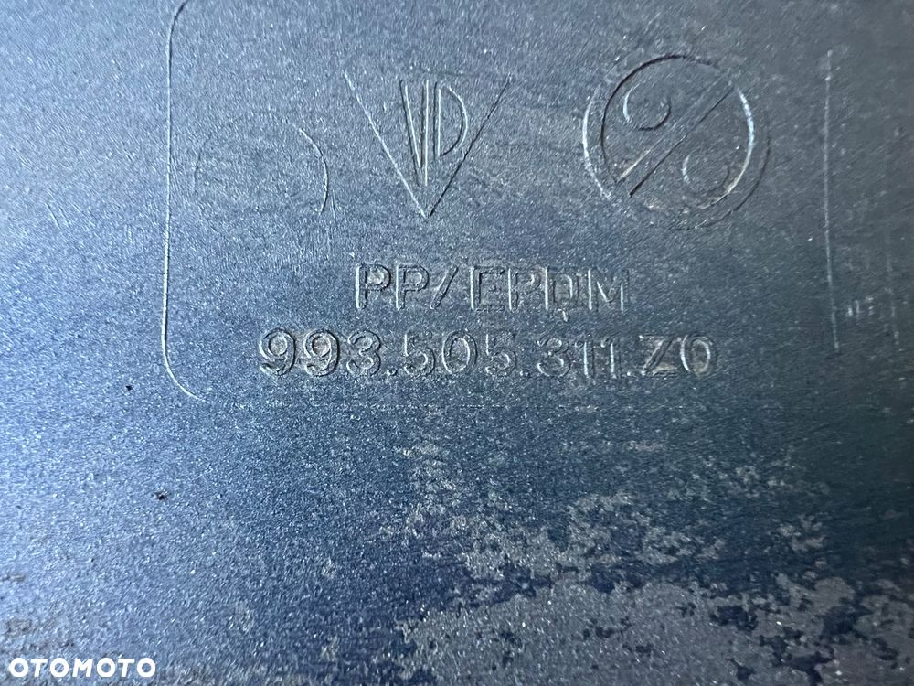 Porsche 911  993 Zderzak przedni - 13