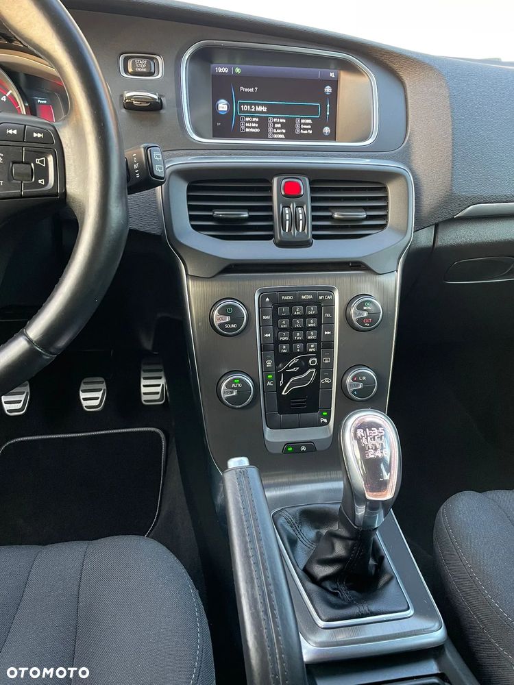 Volvo V40 D2 Summum - 25