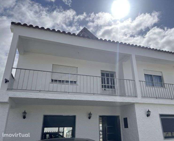 Casa res de chao e 1 andar (Garagem e telheiro incluidos) - Grande imagem: 5/5