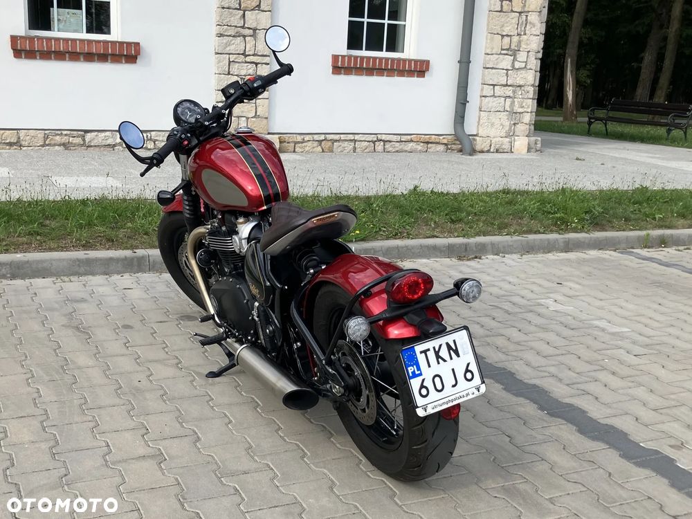 Triumph Bonneville Bobber - 6