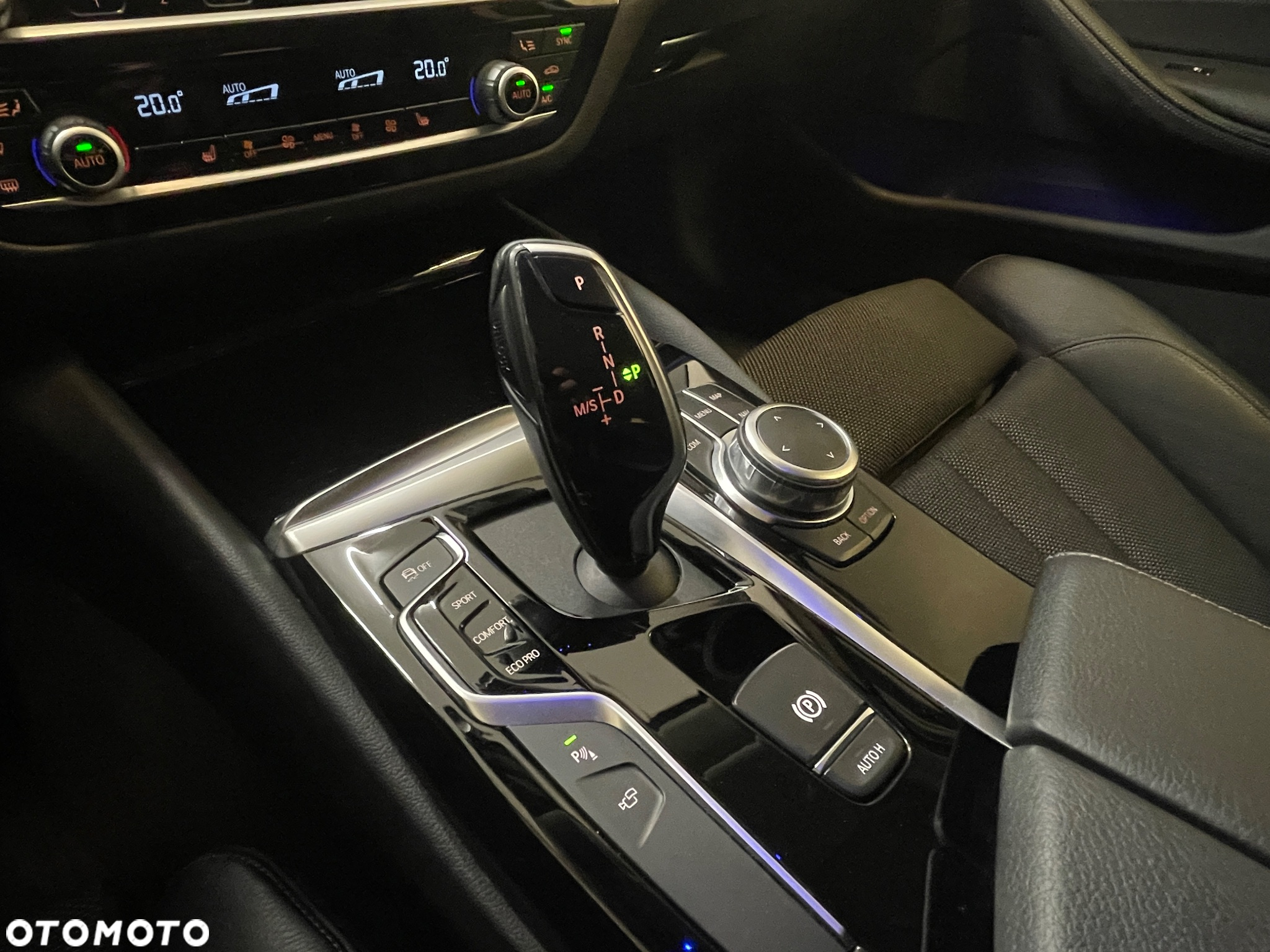 BMW Seria 5 520d Sport Line - 27