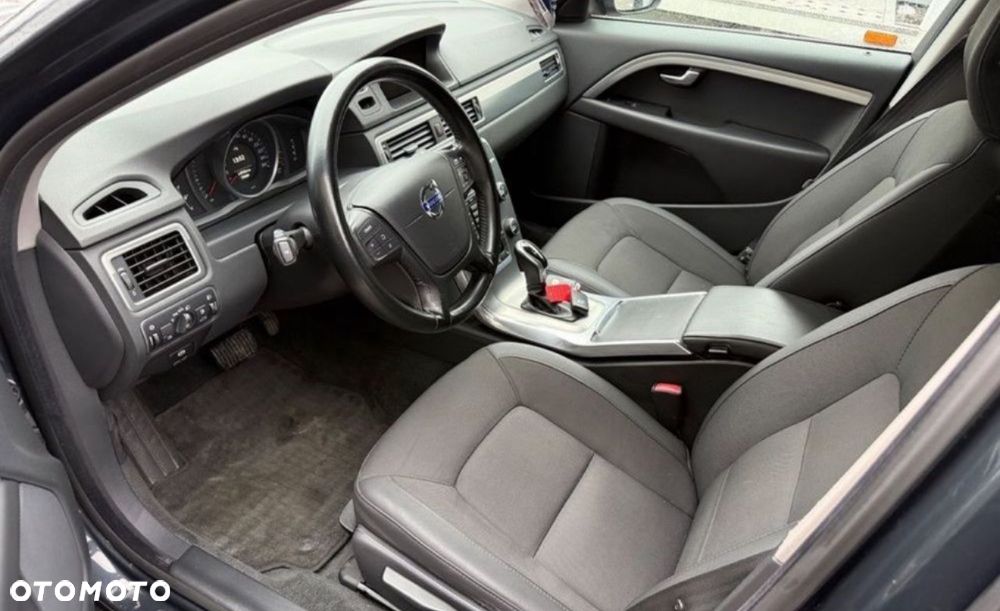Volvo V70 D2 Geartronic Powershift Kinetic - 9