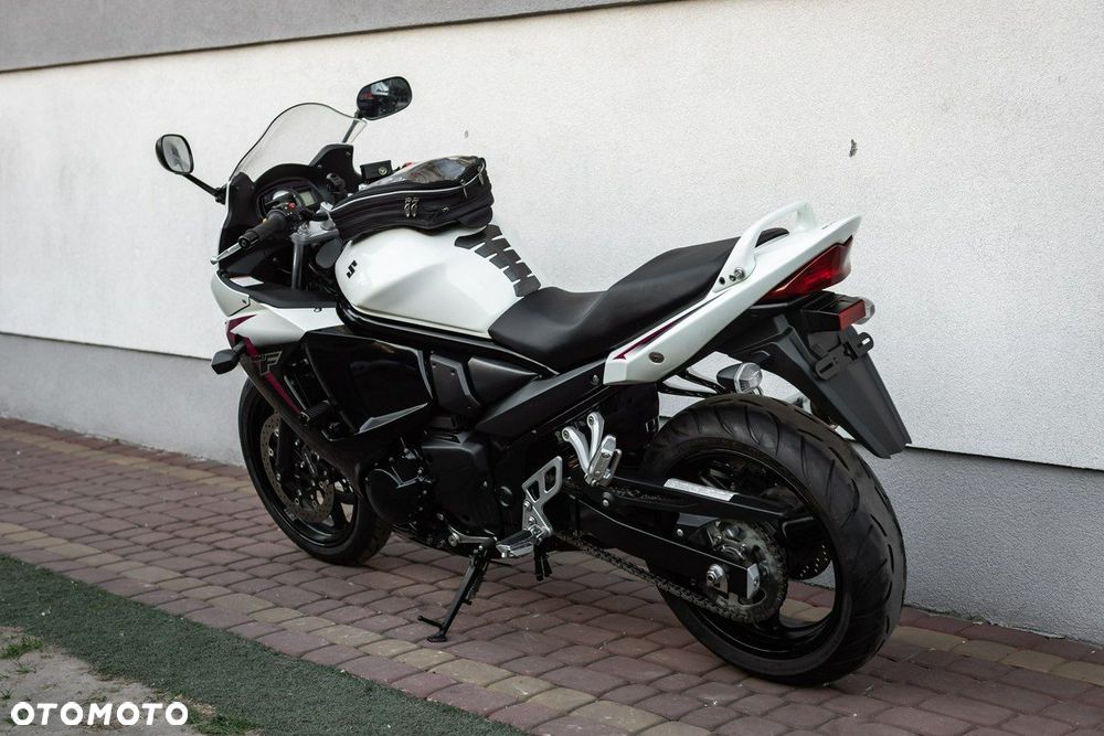 Suzuki GSX - 5