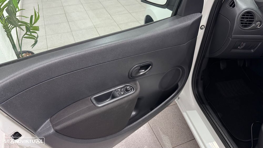 Renault Clio 1.2 16V Dynamique - 27