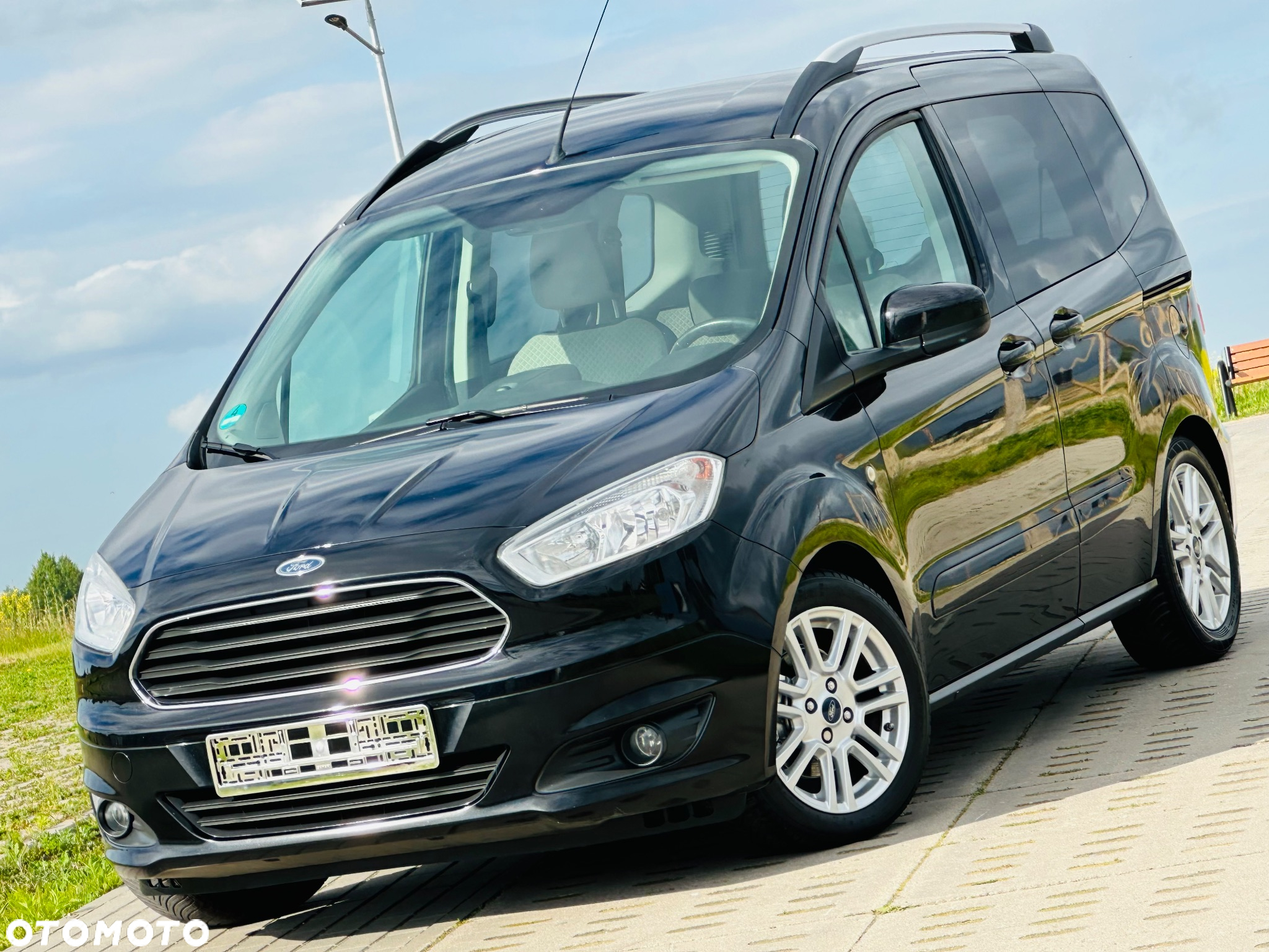 Ford Tourneo Courier 1.0 EcoBoost Titanium - 8