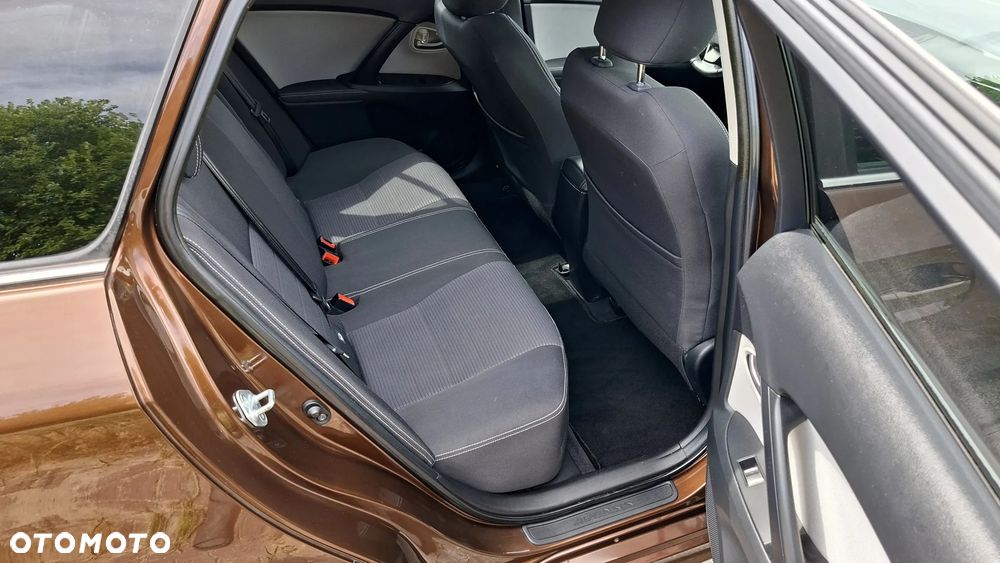 Toyota Avensis 2.0 D-4D Premium - 27