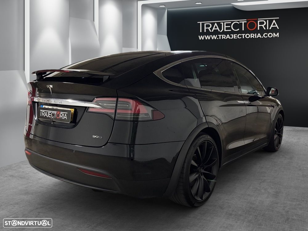 Tesla Model X 90D - 2