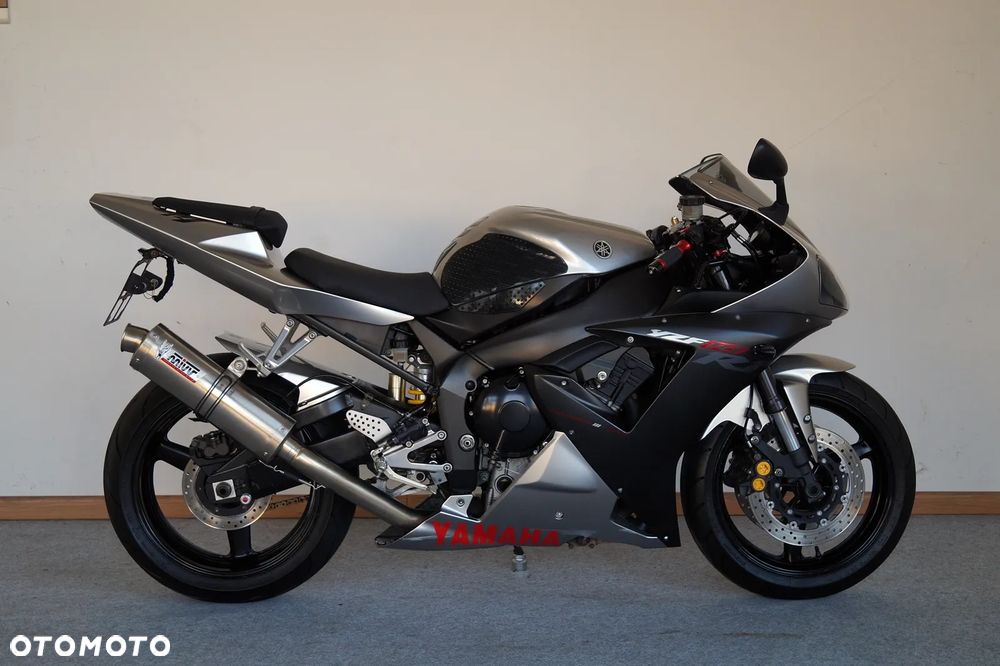 Yamaha R1 - 5