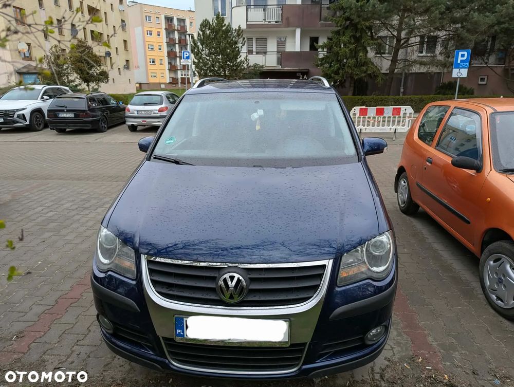 Volkswagen Touran 1.9 TDI DPF DSG Cross - 3