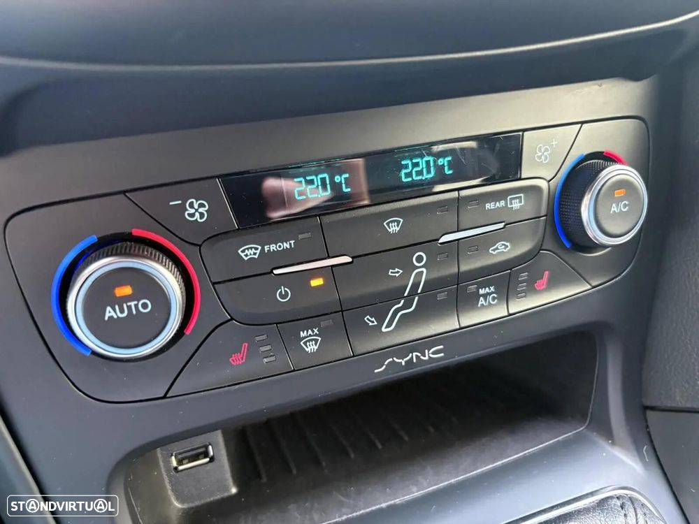Ford Focus 2.0 EcoBoost ST c/ Pack Pele Desportiva - 51