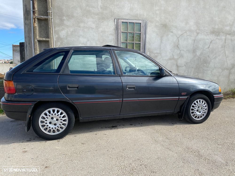 Opel Astra 1.4i GT - 4