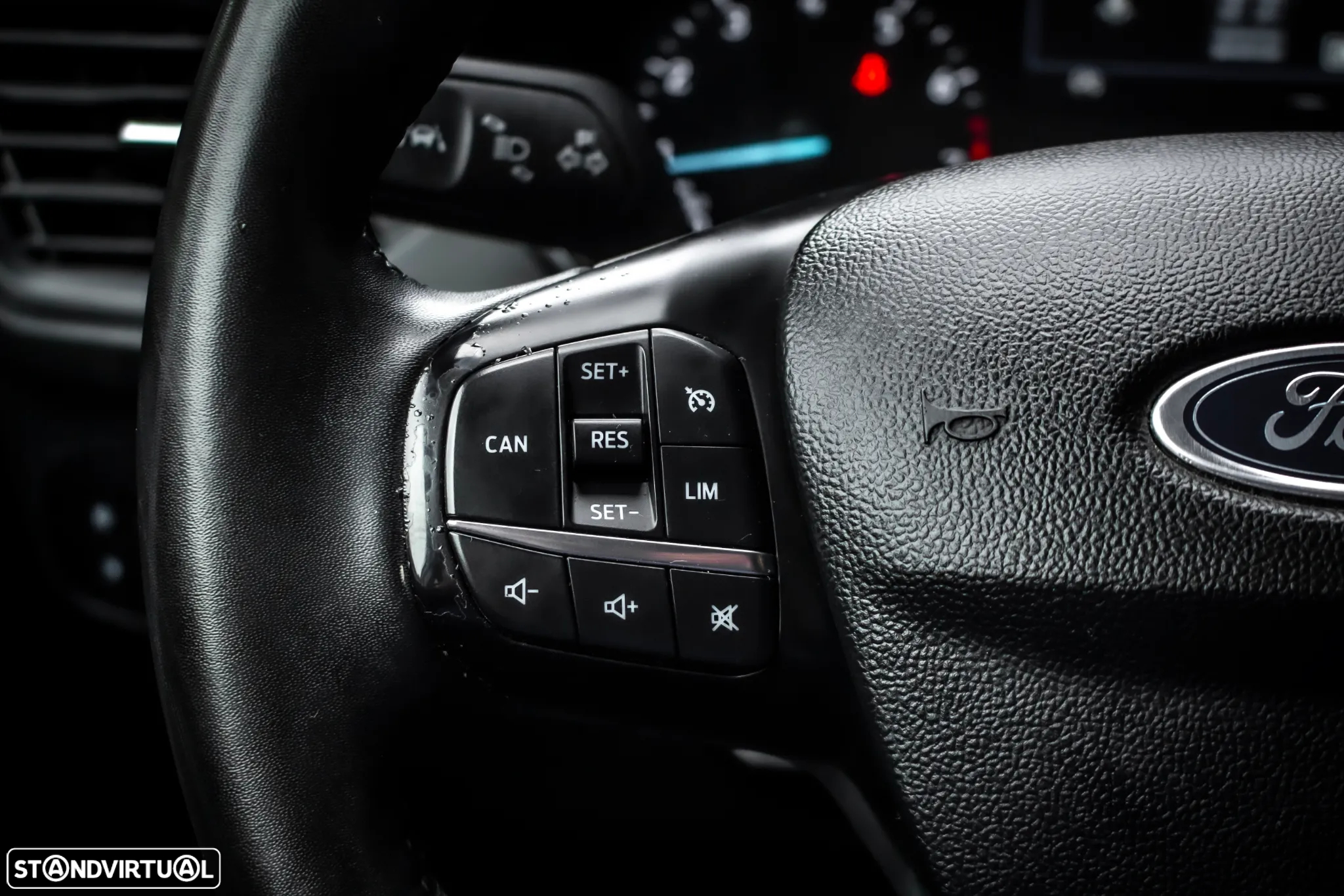 Ford Focus SW 1.0 EcoBoost Business - 14
