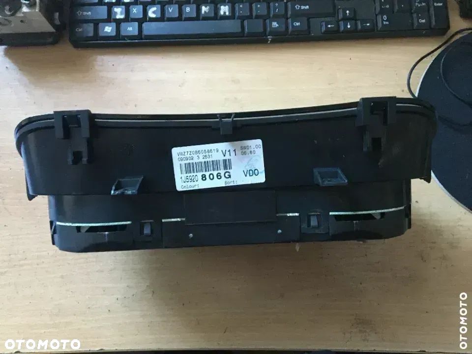 Licznik Volkswagen Bora 1J5920806G - 6
