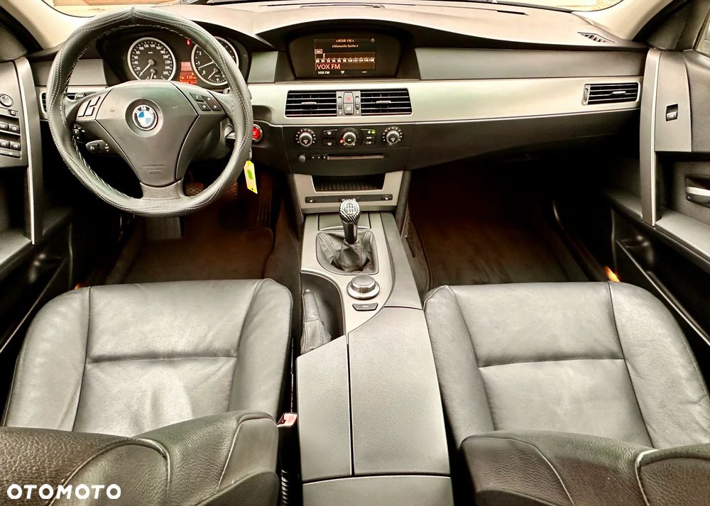 BMW Seria 5 523i - 4