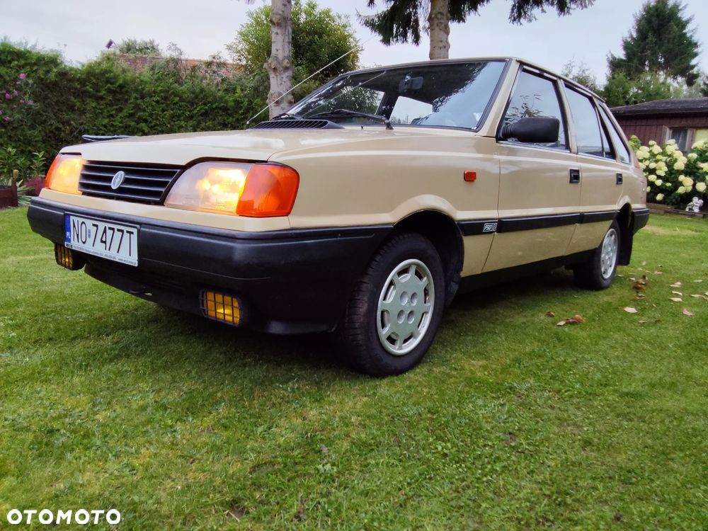 Polonez Caro - 1