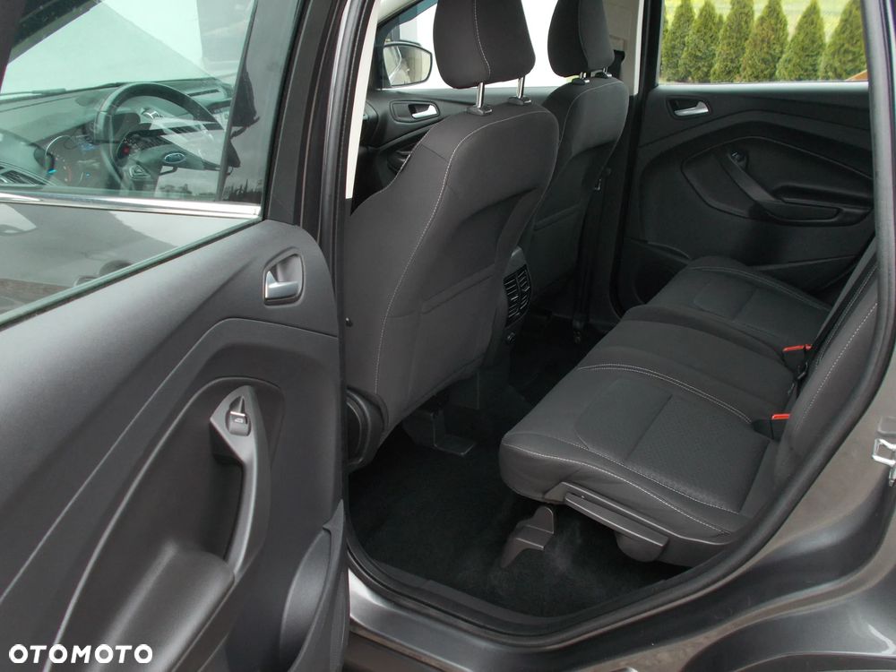Ford Kuga 1.5 TDCi 2x4 Titanium - 12