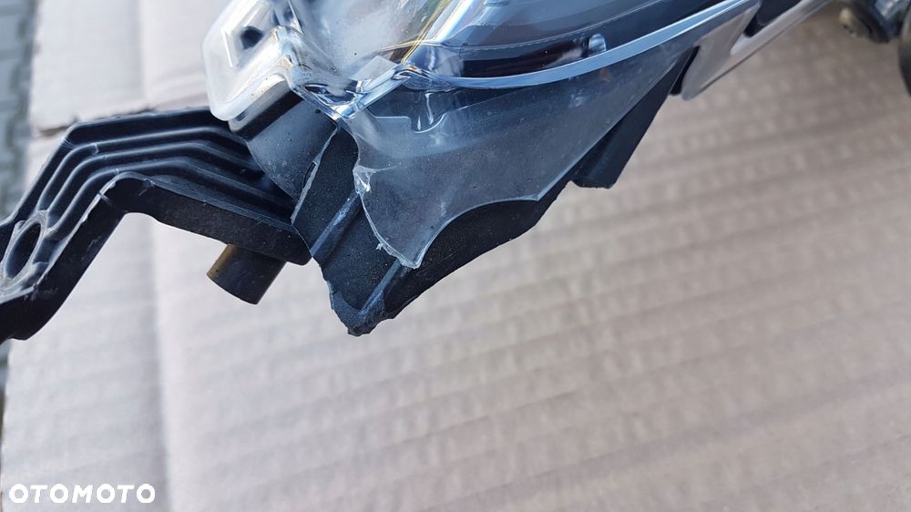 lampa przód prawa toyota corolla e21 hb kombi full led - 13