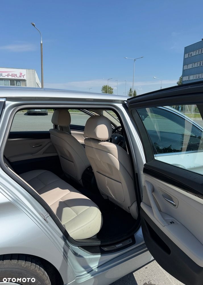 BMW Seria 5 528i xDrive Sport-Aut Luxury Line - 14