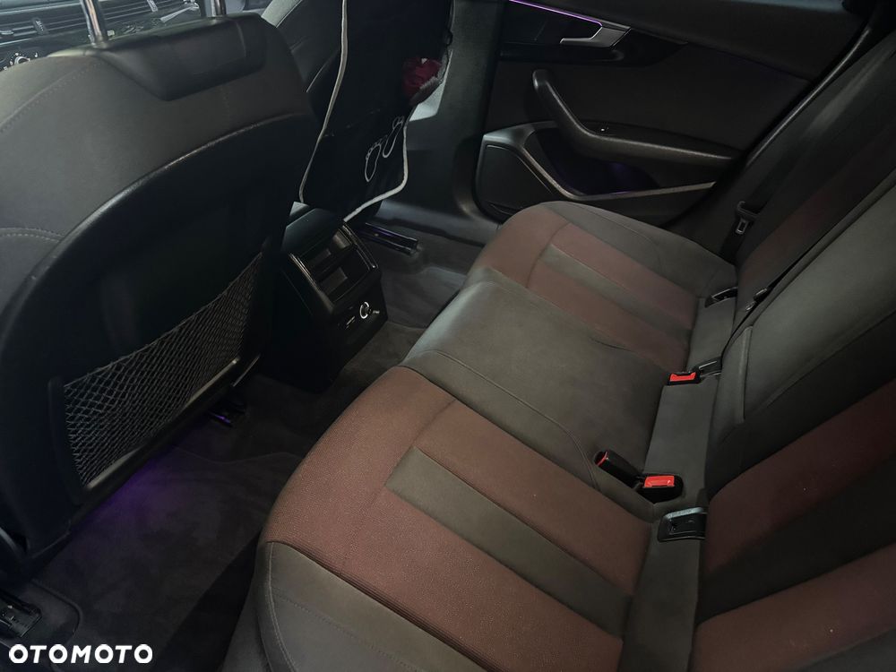 Audi A4 Avant 2.0 TDI Quattro Design S tronic - 23