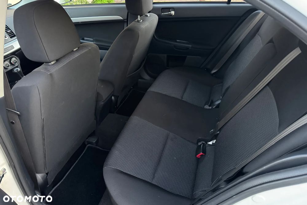 Mitsubishi Lancer 1.6 ClearTec Invite - 10