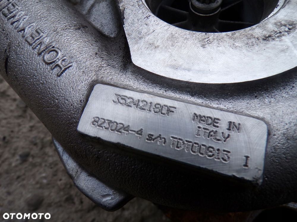 JEEP GRAND CHEROKEE 3.0 CRD TURBOSPRĘŻARKA 35242180F - 2