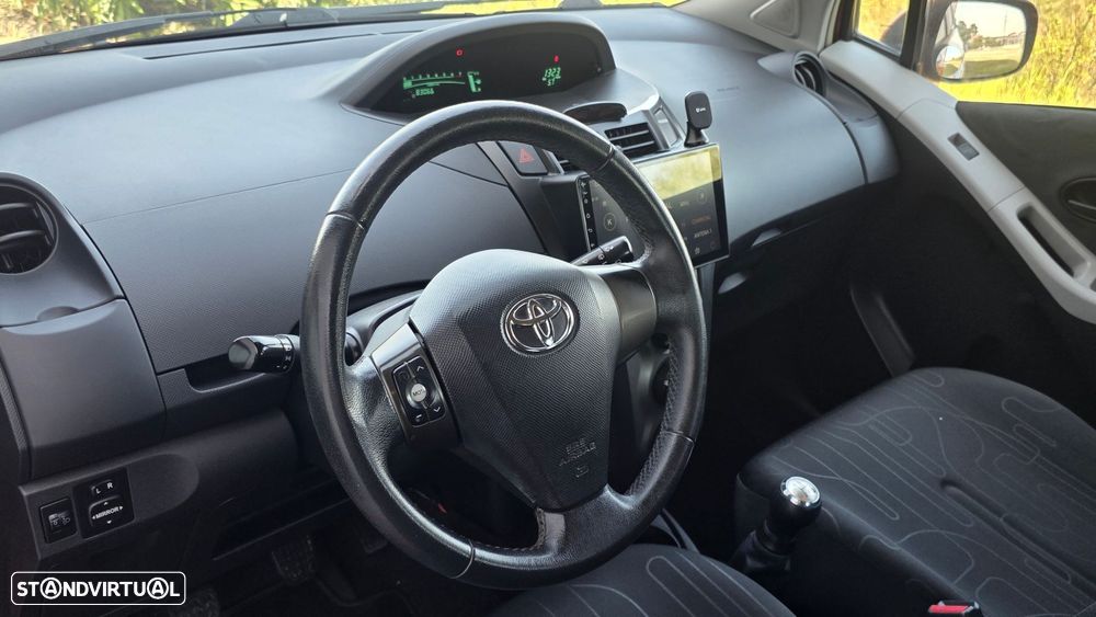 Toyota Yaris 1.0 VVT-i AC - 9
