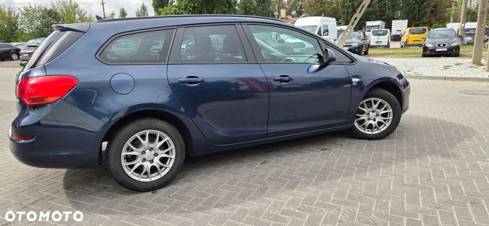 Opel Astra 1.6 Turbo 150 Jahre - 18