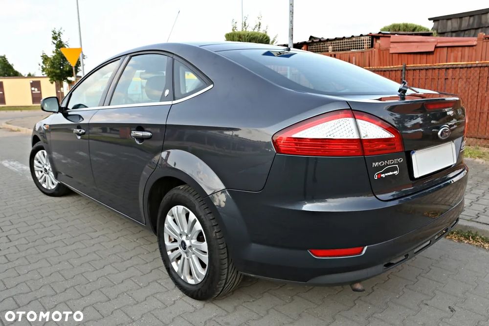 Ford Mondeo 2.0 Ghia - 19