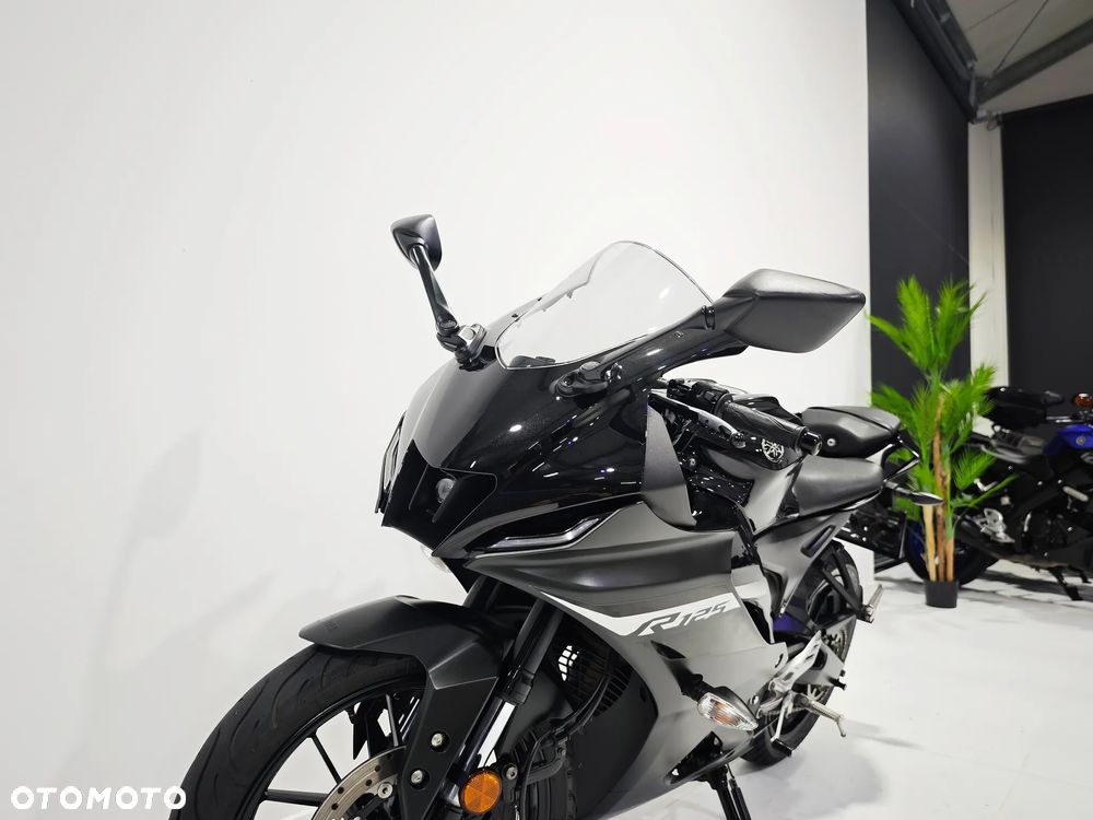 Yamaha YZF - 13