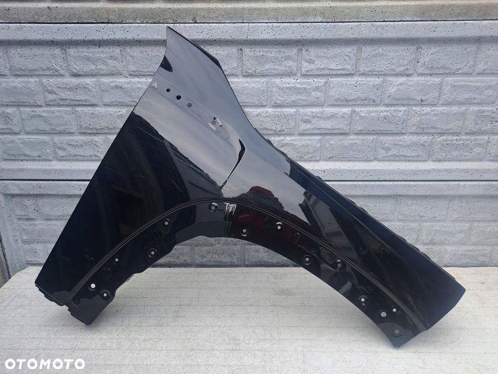 BMW XM G09 2022- BŁOTNIK PRAWY PRZÓD