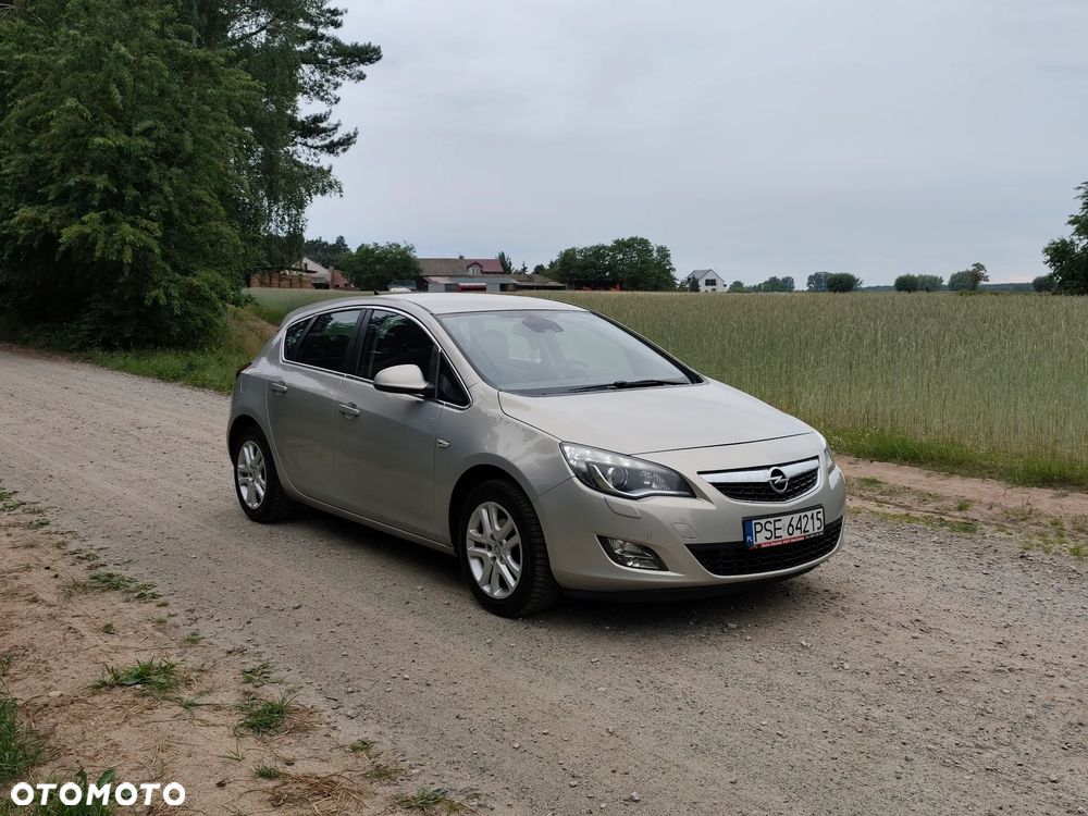 Opel Astra 1.4 Turbo Exklusiv - 3