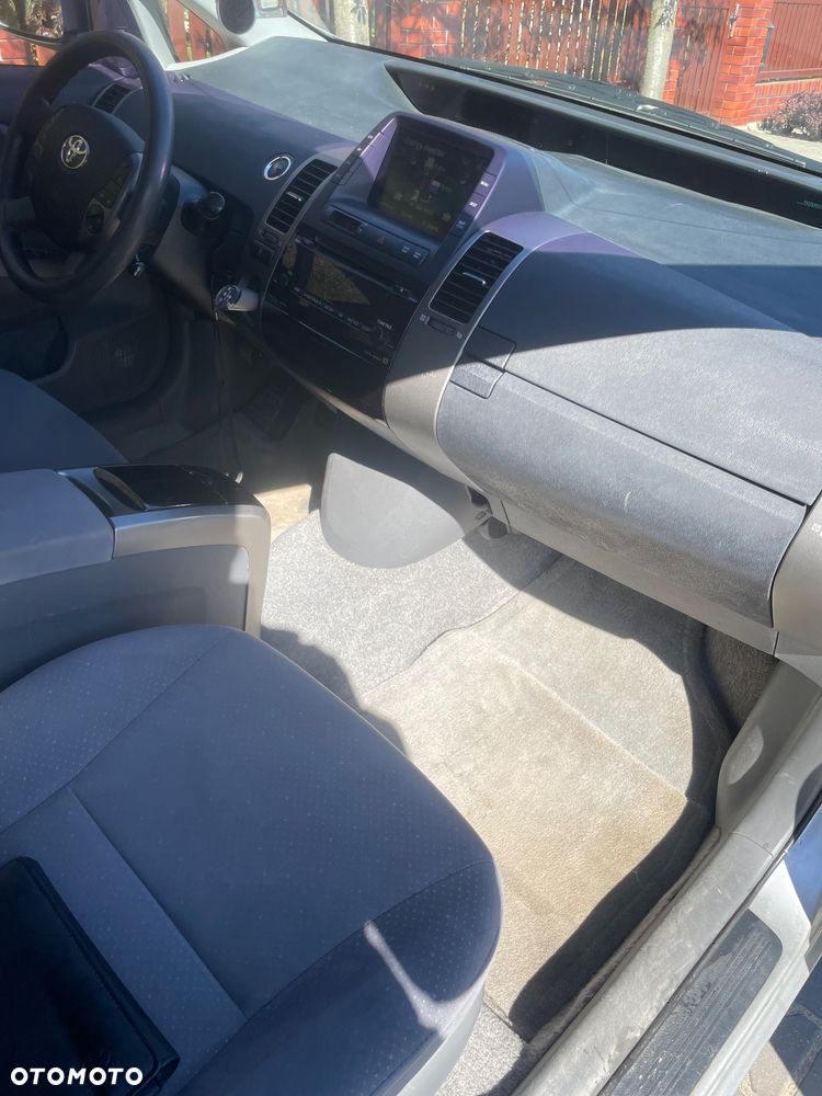 Toyota Prius 1.5 VVT-i Prestige - 4