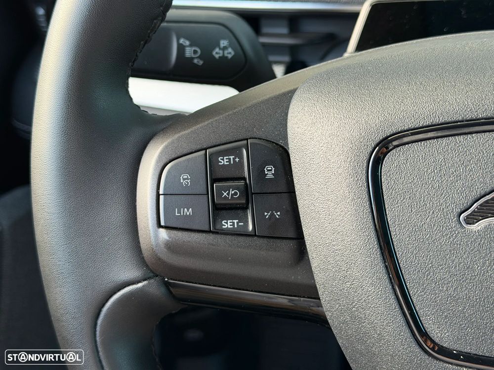 Ford Mustang Mach-E AWD PREMIUM - 22