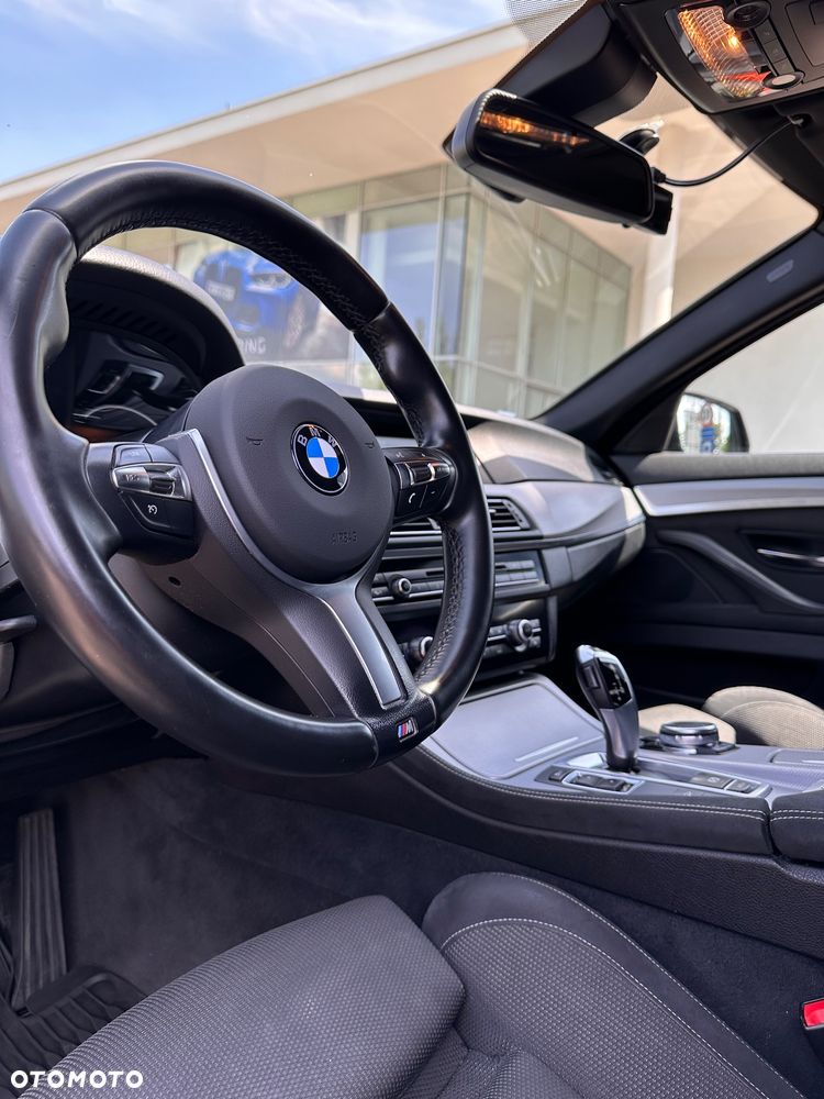 BMW Seria 5 520d xDrive - 11