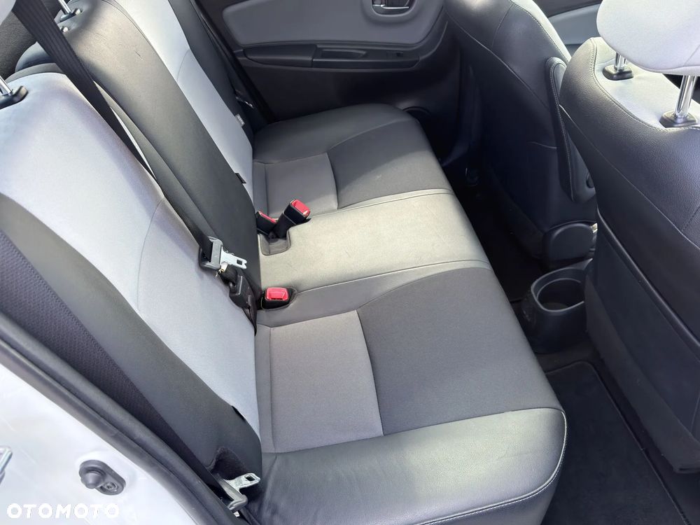 Toyota Yaris 1.5 VVT-i Selection - 9
