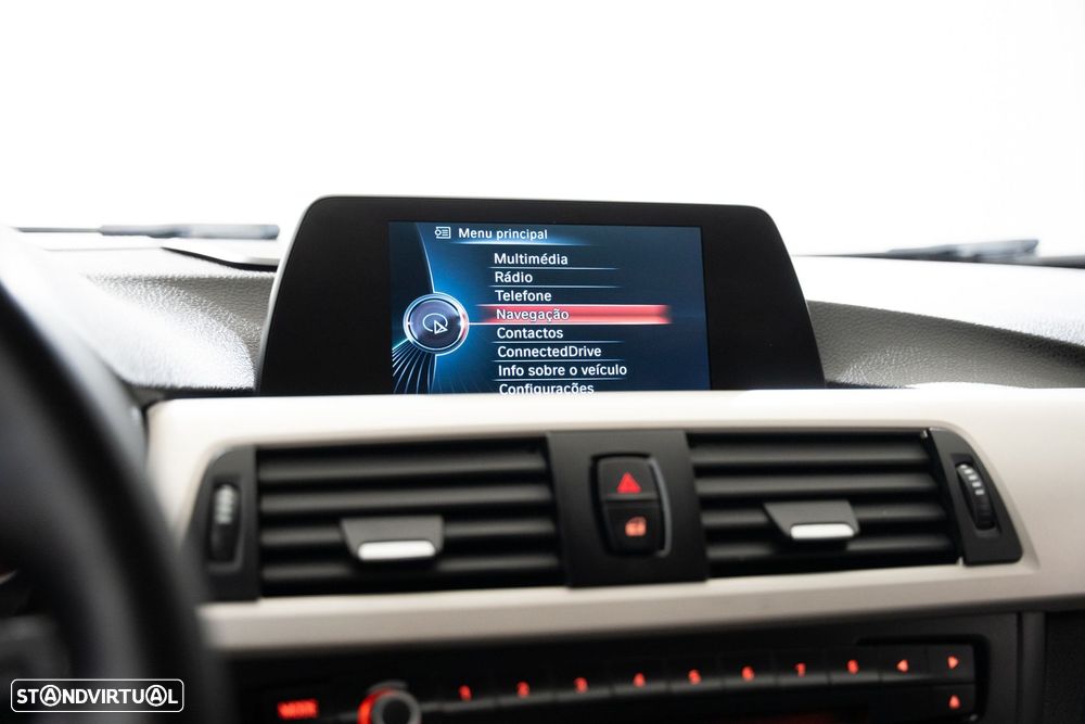 BMW 318 d Auto Line Sport - 11