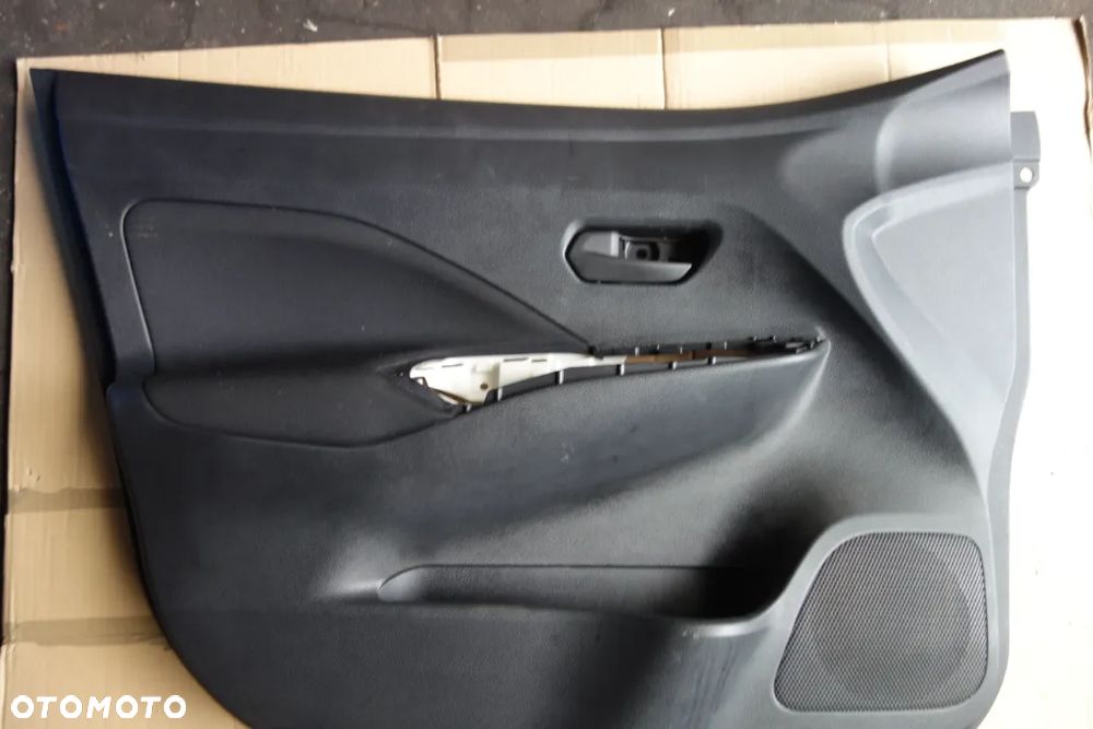 FOTEL LEWY PRAWY PRZÓD BOCZEK DRZWI NISSAN MICRA K14 - 10
