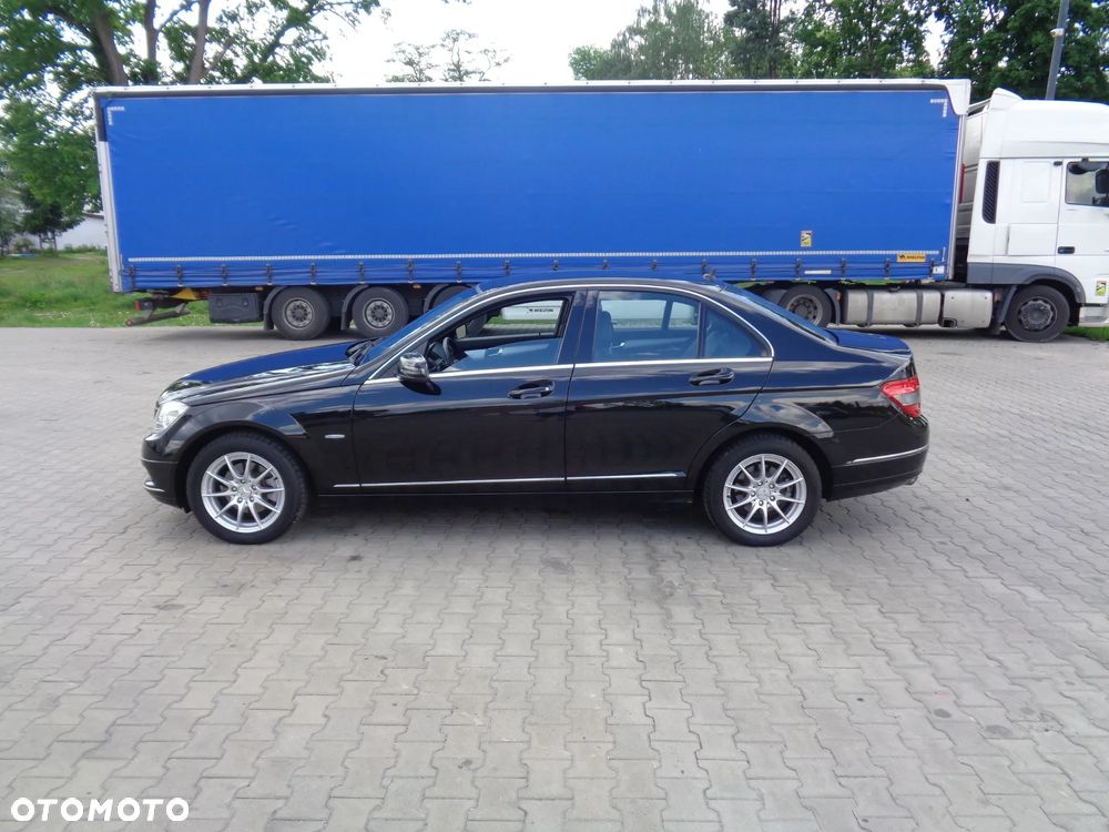 Mercedes-Benz Klasa C 180 BlueEFFICIENCY Avantgarde - 14